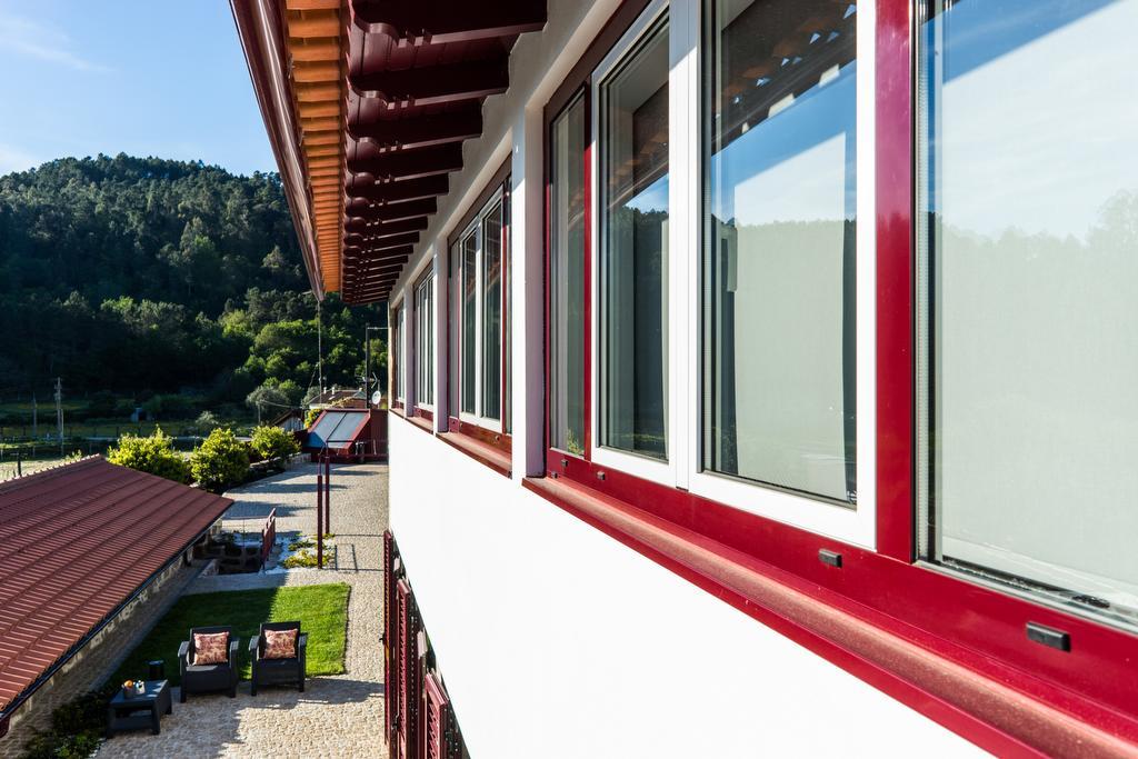 アルコス・デ・ヴァルデヴェス Quinta Do Cerqueiralヴィラ エクステリア 写真